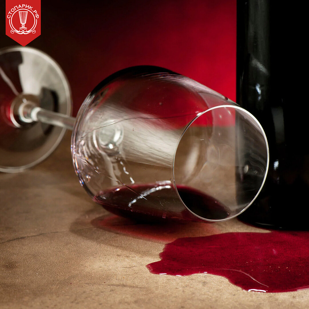 На столе стоит бокал а в бокале льется грешное вино это выпито грешное вино